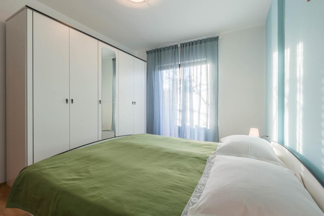 Seaside Paola: 3-bedroom Garden Retreat Porec